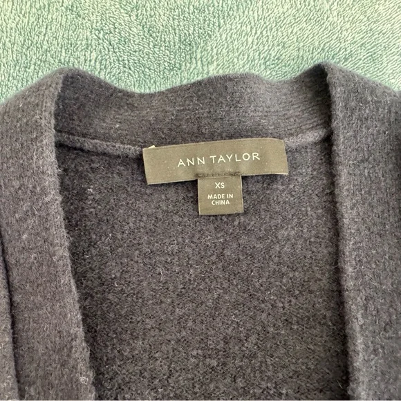 Ann Taylor Navy Blue Wool Blend Cardigan Sweater Pearl Buttons Size XS - Picture 2 of 8